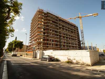 Gli abitanti verrebbero quindi spostati su strada San Girolamo, in un enorme condominio i cui lavori risultano per� al momento bloccati per alcune irregolarit�